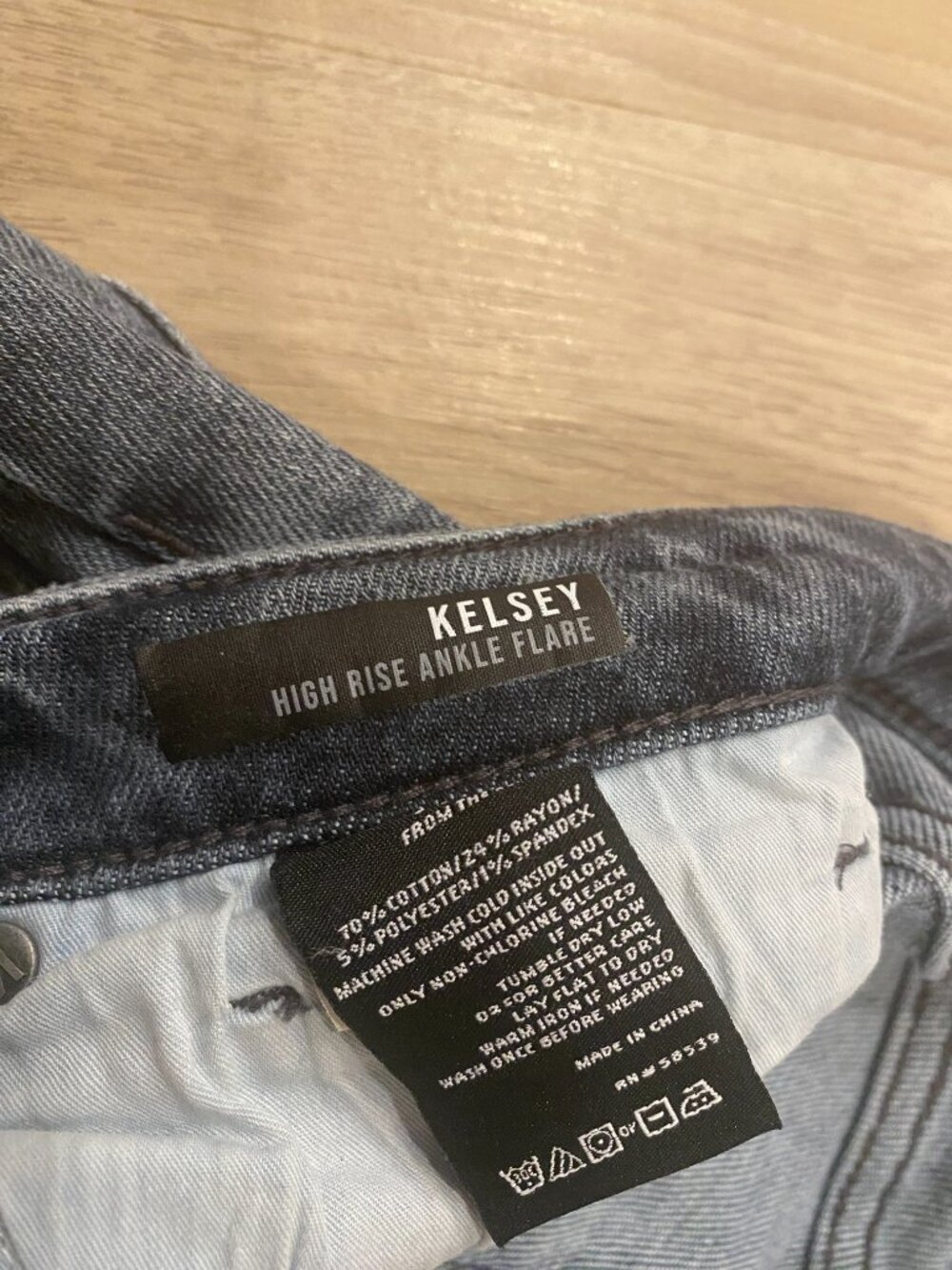 KUT fromthe Kloth Kelsey High Rise Ankle Flare Jeans Gray Distressed Short/Crop - Picture 5 of 10